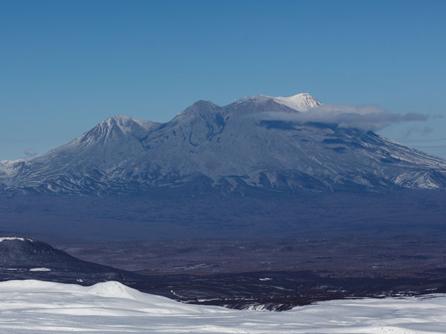 Вулкан Жупановский на Камчатке