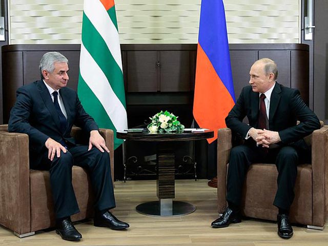 Владимир Путин и Рауль Хаджимба, Сочи, 24 ноября 2014 года