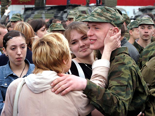 Российские государственные телеканалы готовятся запустить серию телепроектов для молодежи военно-патриотической направленности