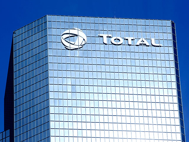 Энергетическая компания Total предстанет перед французским судом по обвинению в коррупции при заключении контрактов с Ираном в 1990-х - начале 2000-х