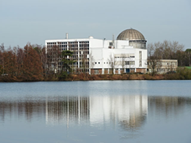 В бельгийском ядерном исследовательском центре, расположенном в городе Мол, недалеко от Брюсселя, произошло возгорание. Очаг пожара находился в корпусе экспериментального ядерного реактора BR-3