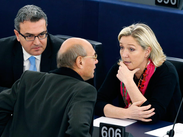 Лидер крайне правой французской партии "Национальный фронт" Марин Ле Пен заявила, что проведет референдум о выходе Франции из Европейского союза, если выиграет президентские выборы 2017 года