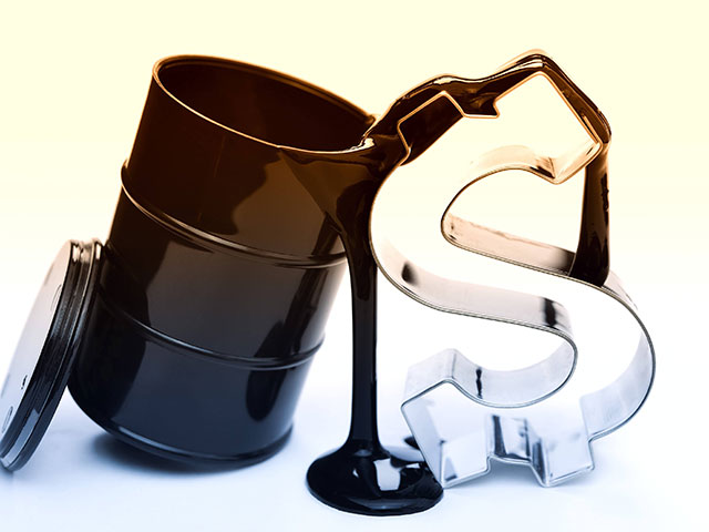 За 2014 год цены на нефть упали на 37%, и крупнейший производитель нефти Россия больше не может рассчитывать на прежние доходы от экспорта нефти