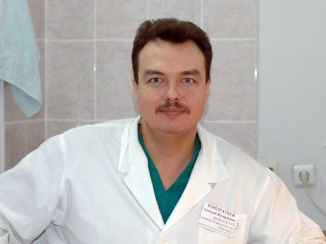 По данным прессы, пациент неврологического отделения клинической больницы N51 Железногорска напал на врача после того, как тот в ответ на жалобы на сильные головные боли рекомендовал дополнительное обследование в Красноярске в связи с подозрением на опухо