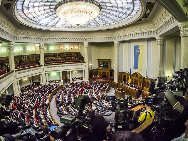 Верховная Рада Украины 2 декабря намерена утвердить состав нового правительства. Предполагается, что в него войдут не менее пяти иностранных граждан