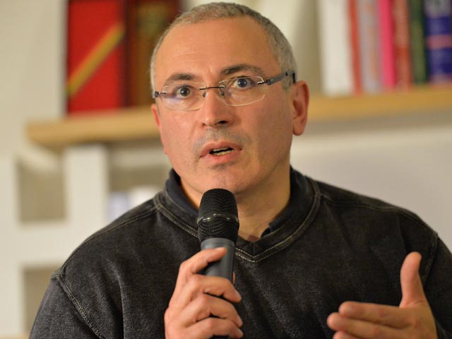 Экс-глава компании ЮКОС Михаил Ходорковский считает неправильным введение Западом санкций против экономики России
