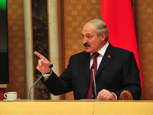 Лукашенко: Россия ведет себя неприлично, запрещая белорусским компаниям поставку продуктов