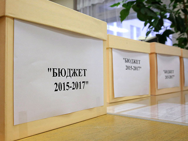 Президент РФ Владимир Путин утвердил бюджет на 2015 год и на плановый период 2016 и 2017 годов