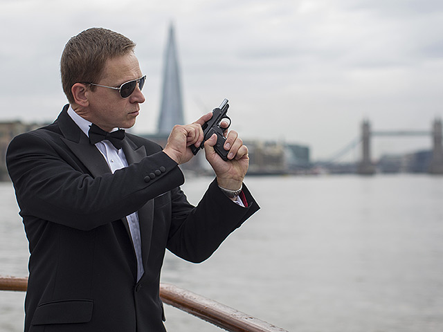 Новая кинокартина об агенте 007 Джеймсе Бонде получила название "Спектр" (Spectre)