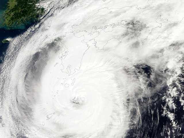 Филиппины готовятся к удару мощнейшего тайфуна "Хагупит"