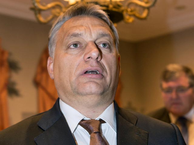 "Это нападение на независимость Венгрии", - сказал Орбан, назвав слова сенатора "крайне провокационными". По словам премьера, многим не нравится независимость Венгрии в области энергетики, финансов и торговли с тех пор, как он возглавил правительство стра