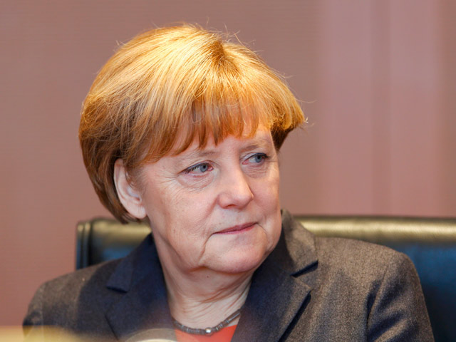 Согласованный ответ ЕС на действия России в связи с ситуацией на Украине является правильным решением, сообщила канцлер Германии Ангела Меркель