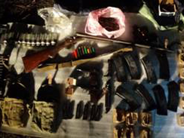 Служба безопасности Украины в воскресенье рапортовала о нахождении нескольких тайников с оружием, предназначавшимся для сепаратистов