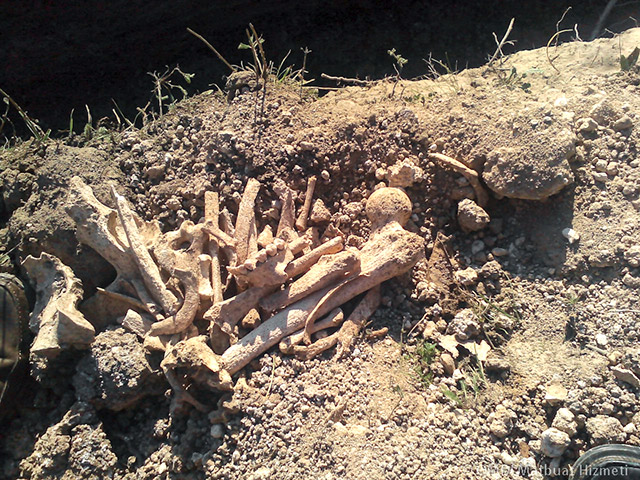 Рабочие, прокладывающие водопровод неподалеку от города Старый Крым, обнаружили и раскопали средневековые мусульманские захоронения