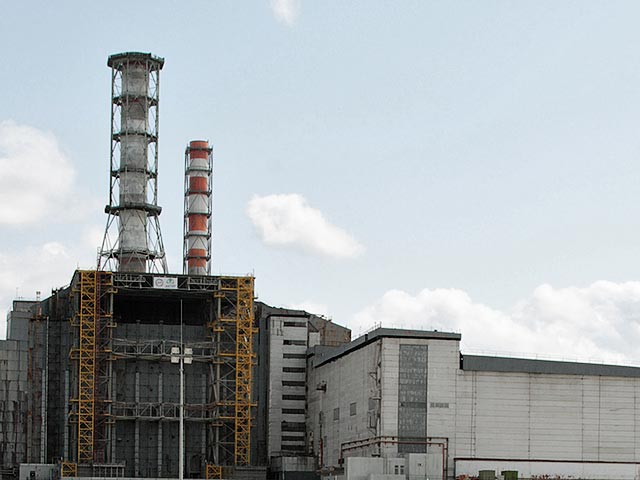 На Чернобыльской АЭС усилены меры безопасности после получения анонимной информации о минировании одного из блоков станции. К охранным мероприятиям привлечены сотрудники украинского МВД и СБУ