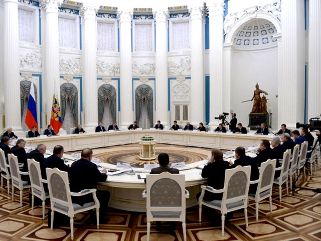 Президент России Владимир Путин провел совещание по повышению эффективности работы государственных компаний