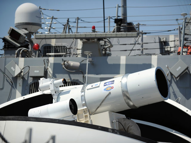 Испытания новой лазерной пушки на американском корабле в Персидском заливе превзошли ожидания Пентагона