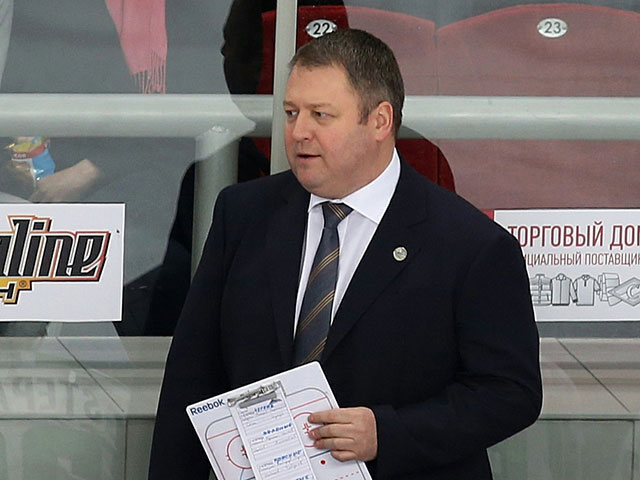 Главный тренер уфимского хоккейного клуба "Салават Юлаев" Владимир Юрзинов был отправлен в отставку, однако несколько часов спустя его вернули на занимаемую должность