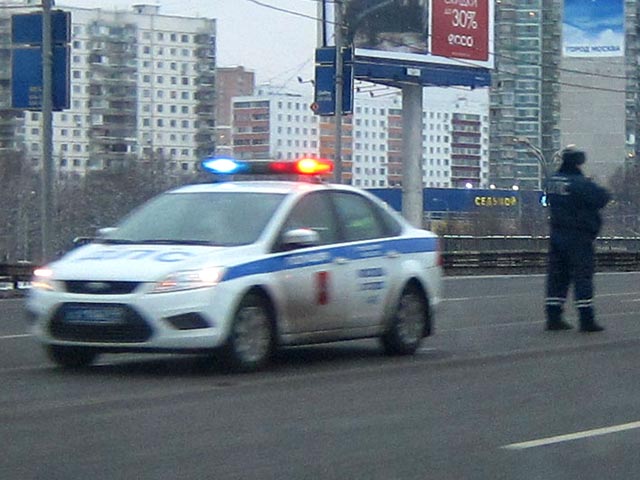 У бизнеcмена в центре Москвы вынули 25 млн рублей из едущей машины