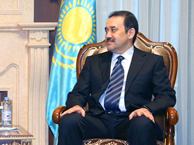 Премьер-министр Казахстана Карим Масимов и председатель Госсовета КНР Ли Кэцян в воскресенье в Астане подписали ряд соглашений на сумму в 14 млрд долларов