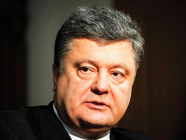 Президент Украины Петр Порошенко поручил проработать вопрос обеспечения жителей Донбасса теплом и электроэнергией. Он также обратил внимание на вопросы гуманитарной помощи жителям Донбасса, обеспечение продуктами питания и медикаментами