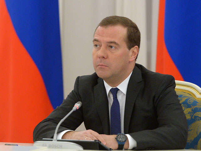 Угроза социально-экономического коллапса Украины - не выдумки "кремлевских" или каких-либо других политтехнологов и ей предстоит пережить "вторые 90-е". Об этом заявил премьер-министр РФ Дмитрий Медведев