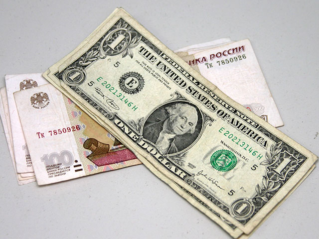 Доллар поднялся выше 60 рублей