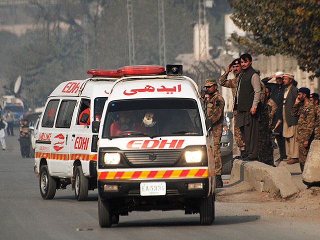 Не менее 100 человек были убиты в результате захвата военного училища в пакистанском городе Пешавар боевиками движения "Талибан" утром 16 декабря