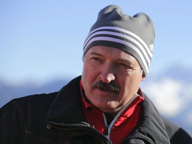 Лукашенко хочет сам давать названия предприятиям и колхозам