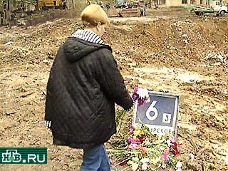 Сегодня исполняется ровно год со дня взрыва второго жилого дома в Москве. 13 сентября 1999 года в 5 часов утра в жилом доме номер 6, корпус 3 на Каширском шоссе прогремел взрыв