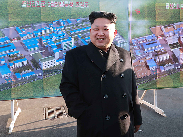 Лидер КНДР Ким Чен Ын скорее всего совершит свой первый официальный визит в качестве главы государства в Россию, куда прибудет в мае и, возможно, примет участие в празднованиях Дня Победы