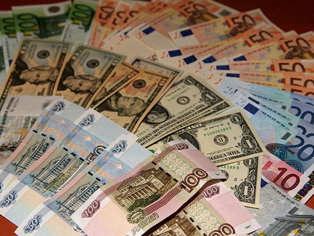 Аналитики разошлись во мнениях по поводу шоковой девальвации рубля 