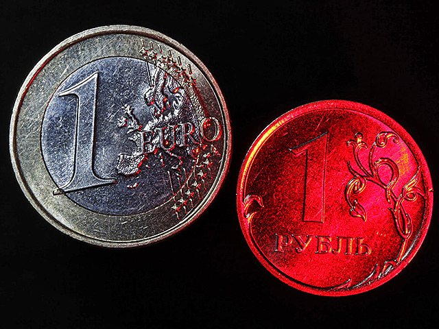 Мировые банки после "шоковой девальвации" рубля, случившейся на этой неделе, начали сворачивать операции, связанные с рублевыми инструментами или с российскими контрагентами