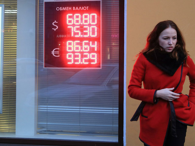 Банки России начали записывать вкладчиков в очереди на выдачу депозитов