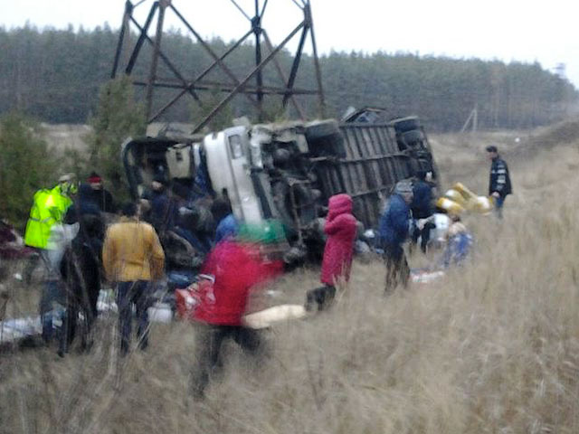 На трассе "Дон" в Липецкой области 19 декабря перевернулся пассажирский автобус Mercedes. Он следовал из Москвы в Кабардино-Балкарию
