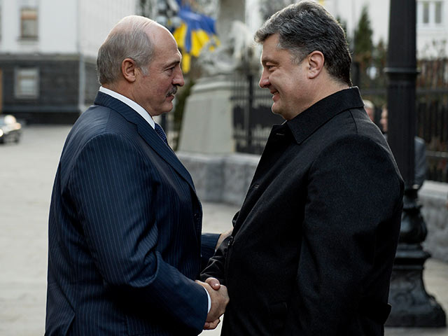 Лукашенко на переговорах в Киеве заявил о поддержке мира на Украине