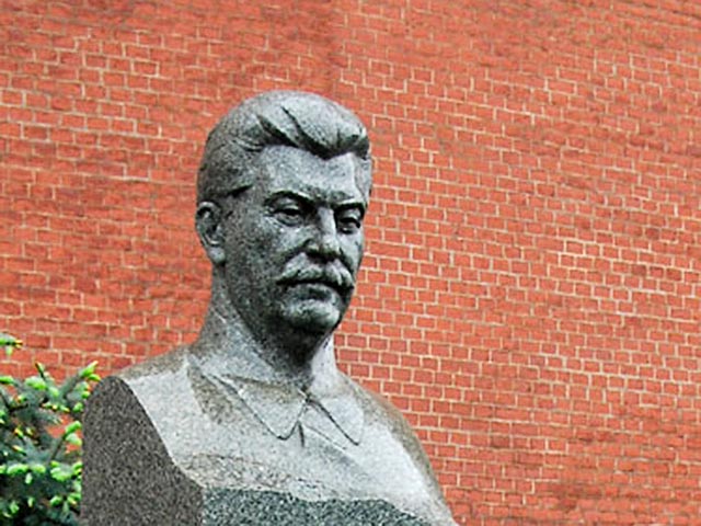 Орловские коммунисты реанимировали свою идею об установке в Орле бюста советскому вождю Иосифу Сталину во имя "восстановления исторической справедливости" 