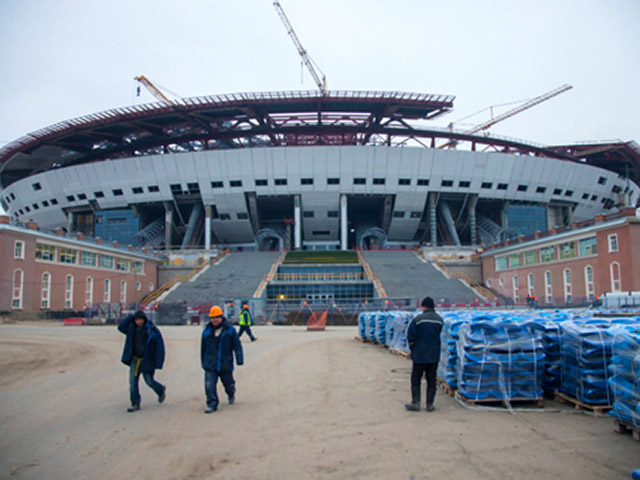 На новой арене "Зенита", которая возводится на Крестовском острове в Санкт-Петербурге, во время футбольных матчей в любое время года можно будет обеспечить комфортную для болельщиков температуру