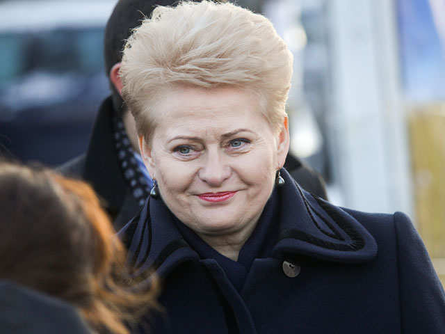 Президент Литвы Даля Грибаускайте получила приглашение от российских властей принять участие в праздновании 70-летия Победы, однако ехать в Москву в мае 2015 года она не намерена