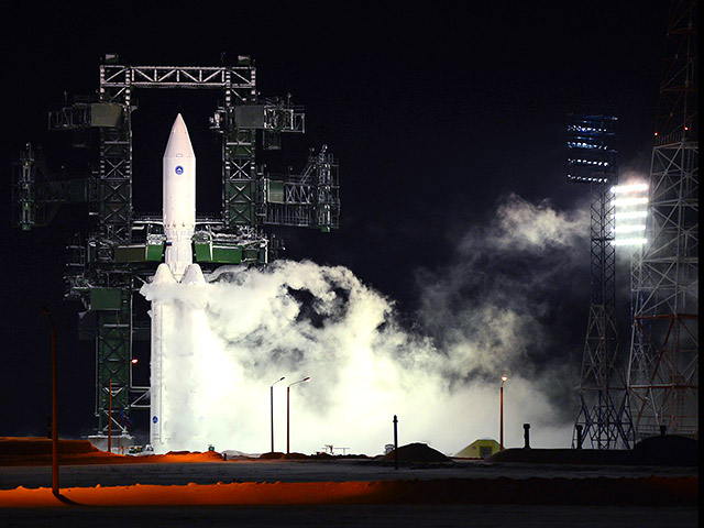 Разгонный блок "Бриз-М" вывел на геостационарную орбиту макет спутника весом в две тонны, запущенный с помощью тяжелой ракеты "Ангара А5"