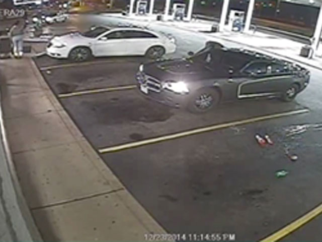 В пригороде злополучного Сент-Луиса (штат Миссури) 18-летний темнокожий подросток был застрелен офицером полиции. Это произошло вечером 23 декабря на автомобильной заправке
