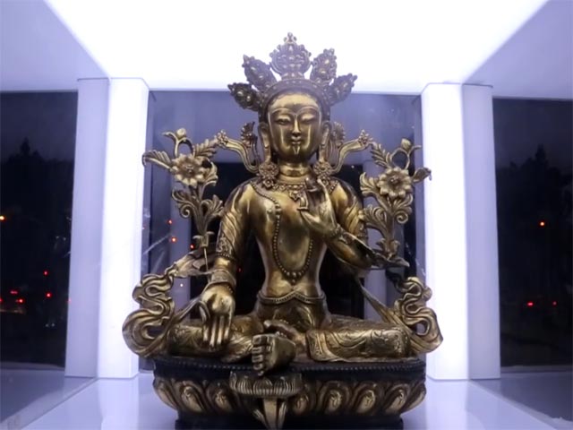 В Сургуте появилась cтатуя Будды