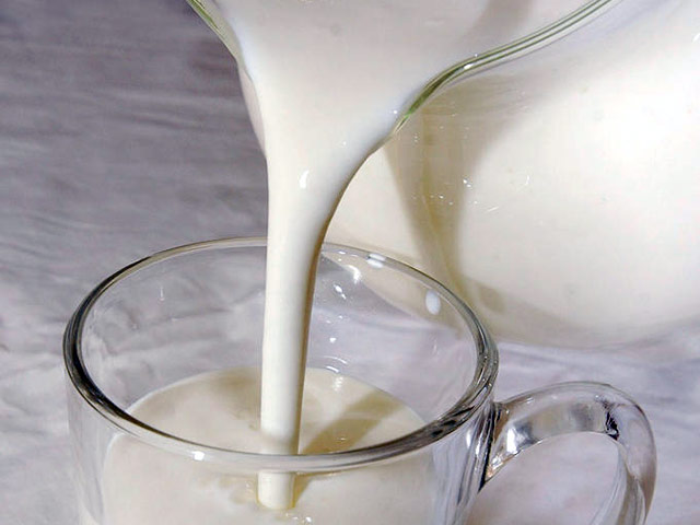 Минсельхоз РФ получил от белорусской стороны прогнозный баланс о поставках молока и молочной продукции на 2015 год, в котором цены выставлены в долларах