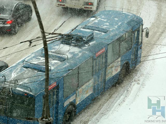 В Новосибирске водитель троллейбуса приняла роды у пассажирки