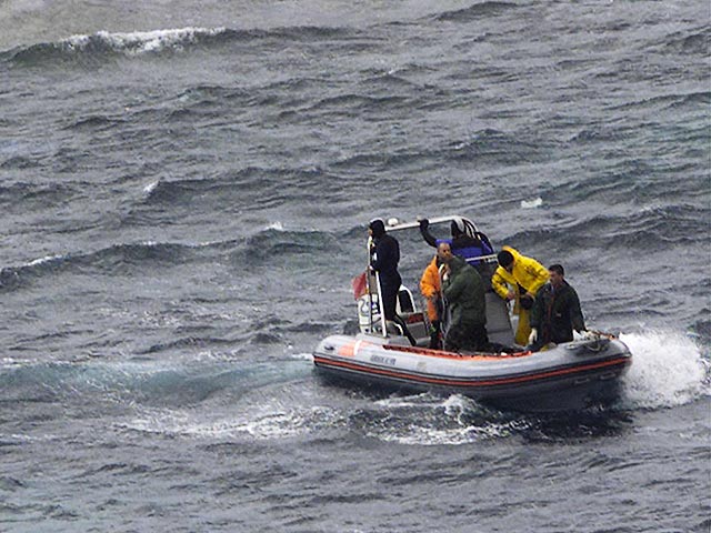Лишь шестьдесят пассажиров эвакуированы с загоревшегося парома Norman Atlantic, сообщает береговая охрана Греции