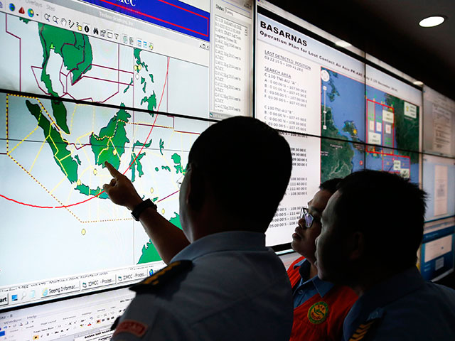 Поисковая группа сообщила о возможном обнаружении обломков малайзийского лайнера, пропавшего накануне