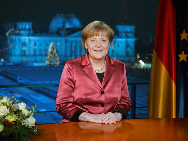 Меркель посвятила свое новогоднее обращение украинскому кризису, проблеме исламистов и футболу