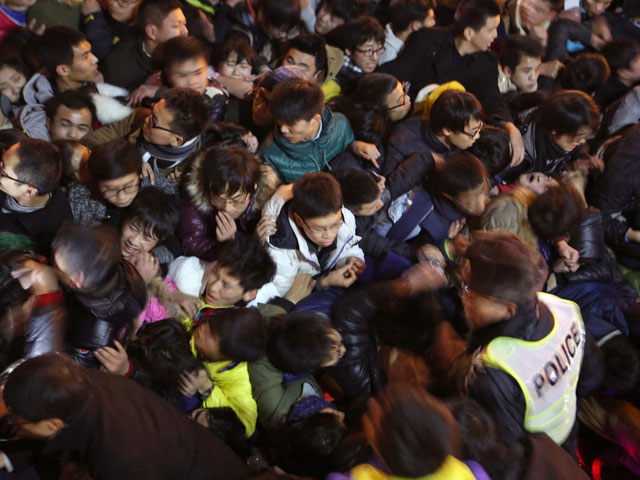В одном из крупнейших городов Китая Шанхае в новогоднюю ночь произошло ЧП, похожее на теракт
