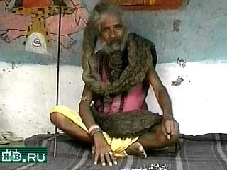 В Индии в одном из центральных штатов страны объектом поклонения стал человек с необычно длинными волосами