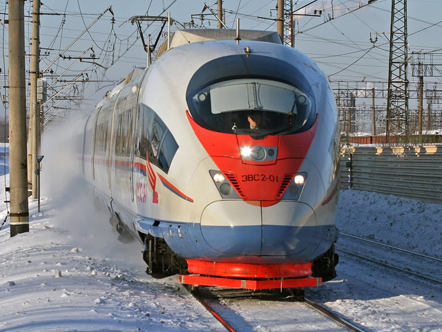 В Тверской области неизвестные обстреляли скоростной поезд "Сапсан", курсирующий между Москвой и Санкт-Петербургом